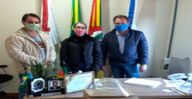 Copes efetua entrega de máscaras doadas pela Taurus em Morro Redondo